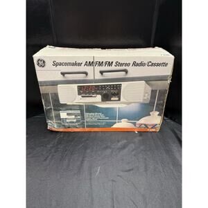 NEW Vintage GE Spacemaker UNDER CABINET Kitchen AM/FM RADIO w/ Clock 7-4212